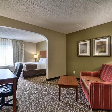 Clarion Inn & Suites - University Area Cortland Zewnętrze zdjęcie