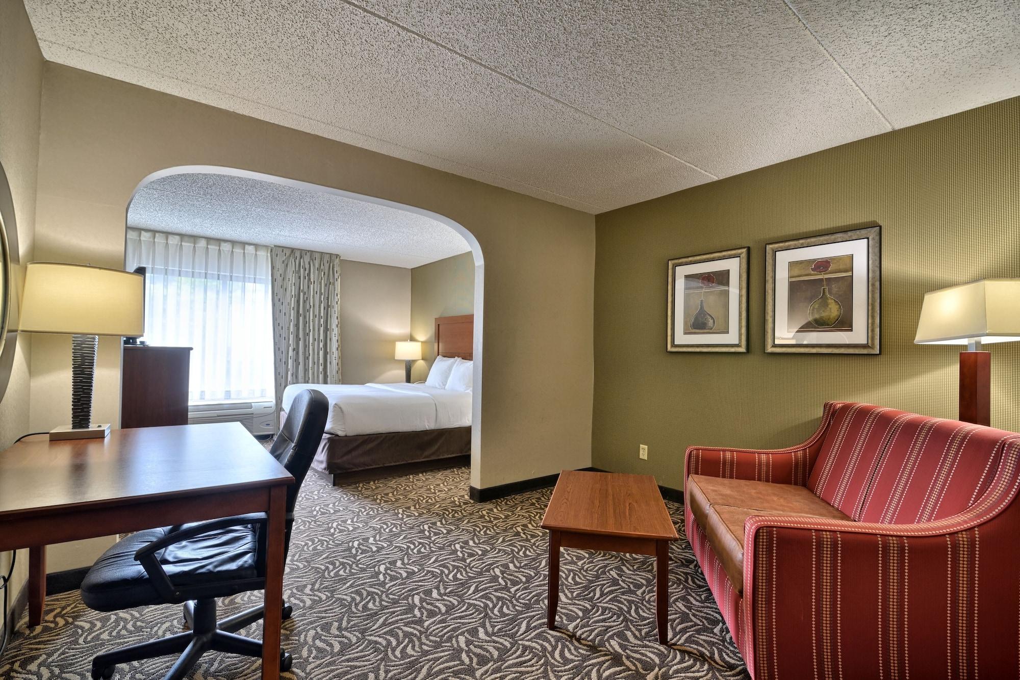 Clarion Inn & Suites - University Area Cortland Zewnętrze zdjęcie