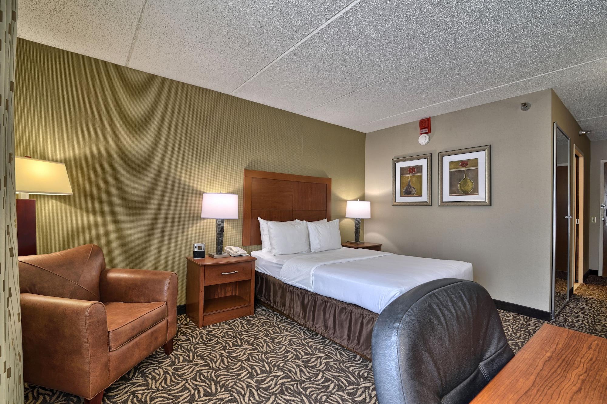Clarion Inn & Suites - University Area Cortland Zewnętrze zdjęcie