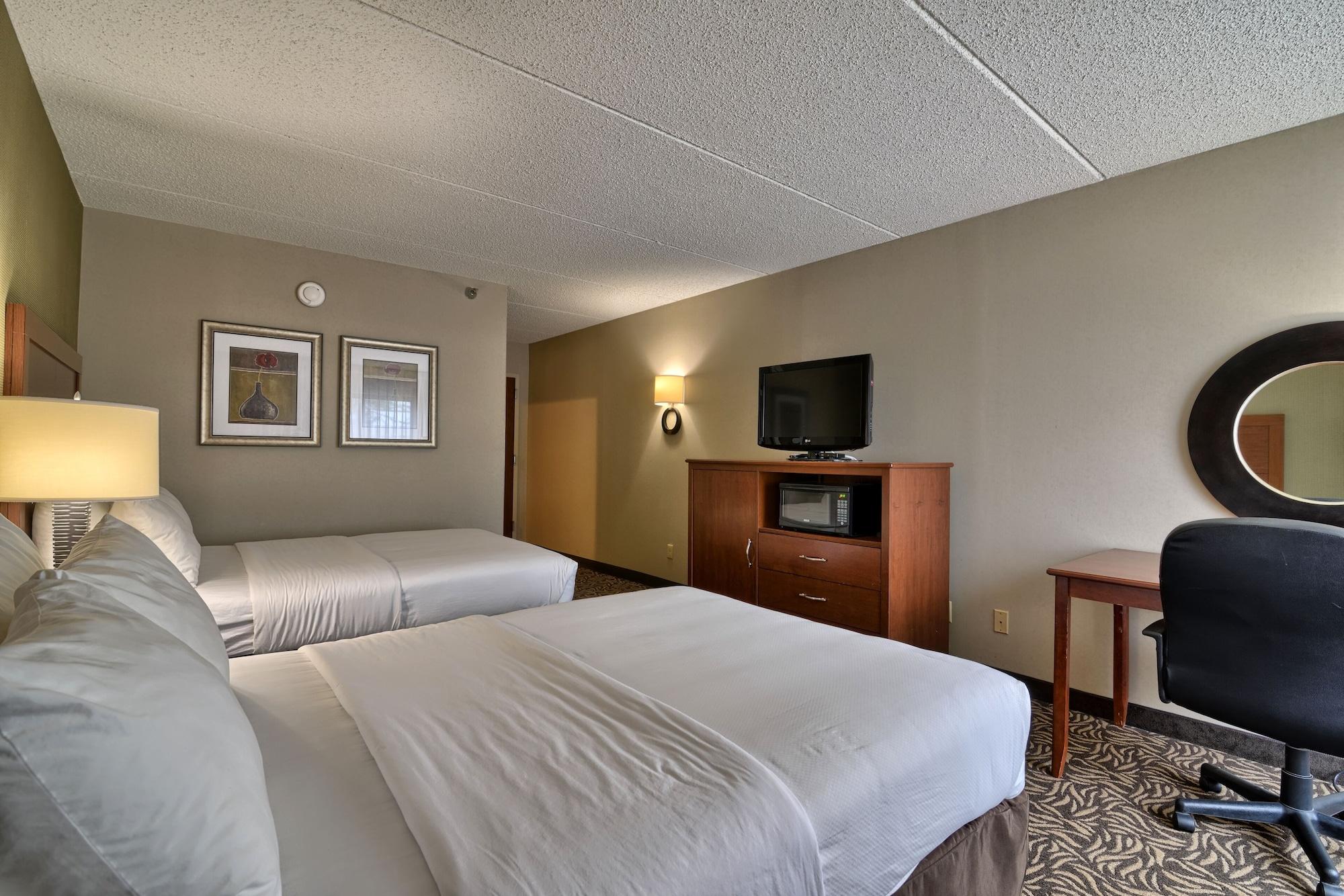 Clarion Inn & Suites - University Area Cortland Zewnętrze zdjęcie