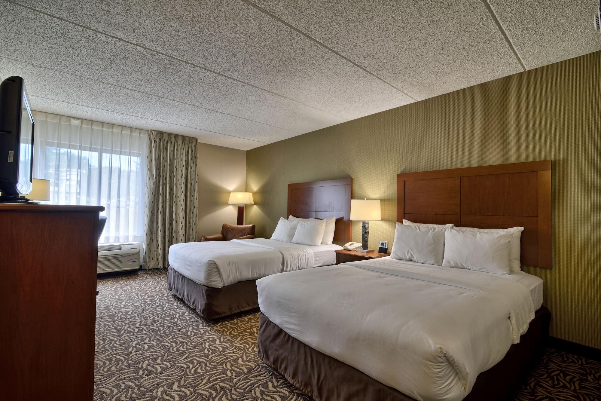 Clarion Inn & Suites - University Area Cortland Zewnętrze zdjęcie