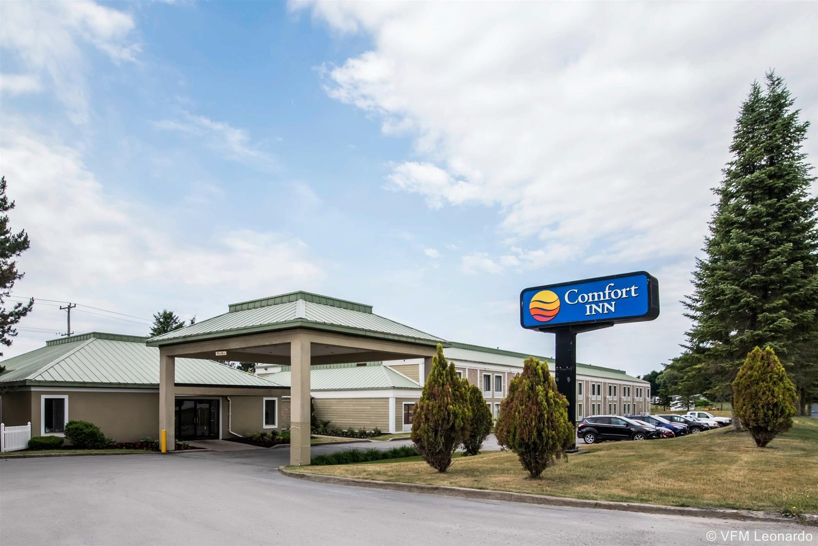 Clarion Inn & Suites - University Area Cortland Zewnętrze zdjęcie